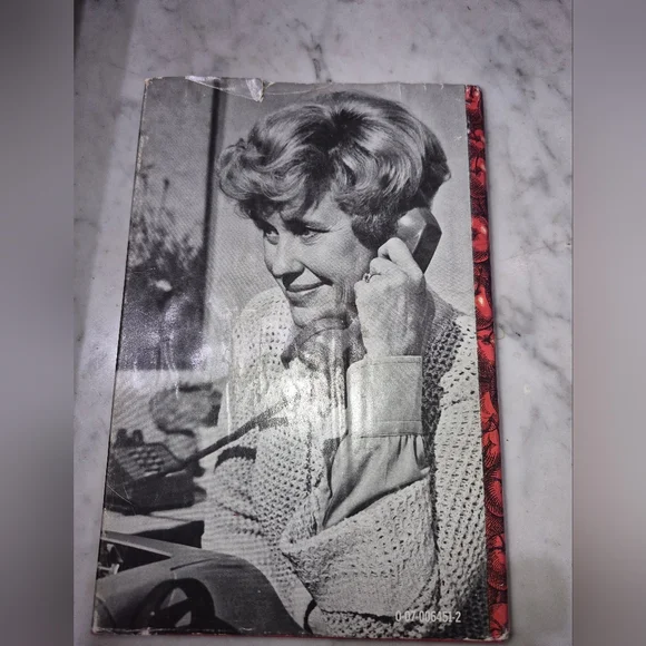 Book "If Life is a Bowl of Cherries What am I do in the Pits" By Erma Bombeck - Picture 2 of 4